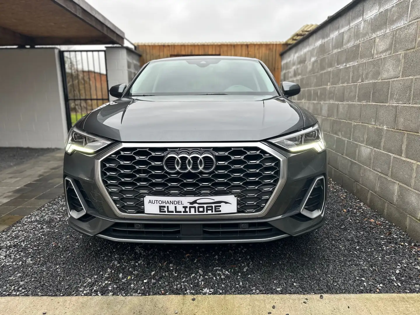 Audi Q3 Sportback 35TFSI Sportback S line Stronic Led Navi Gris - 2
