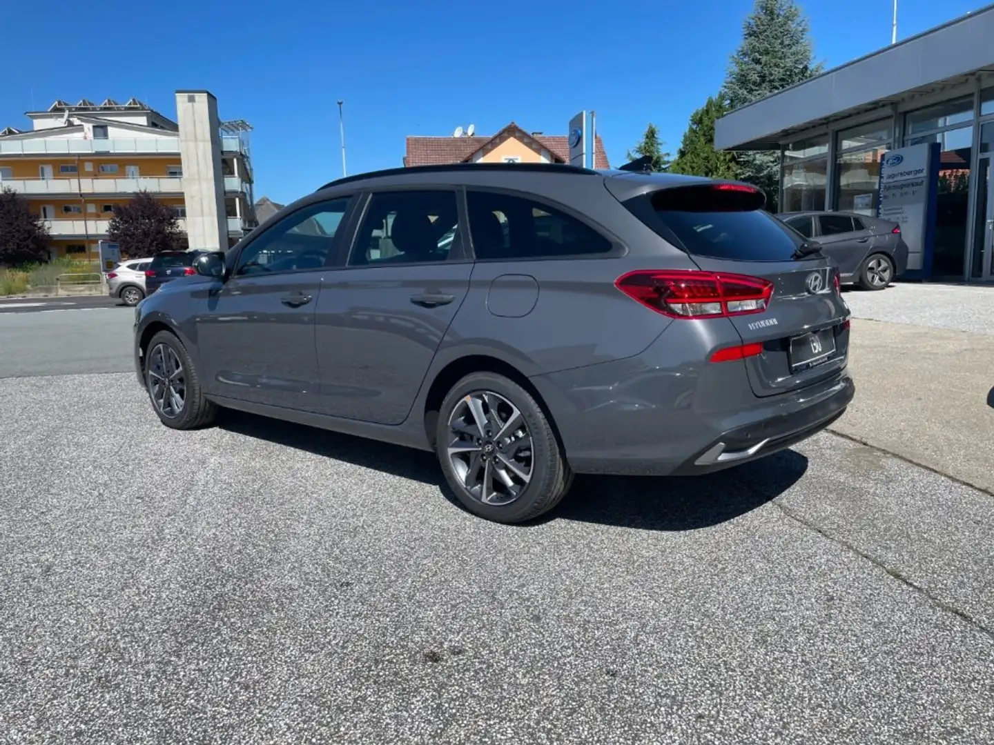 Hyundai i30 Kombi - GO Plus Automatik Gris - 2