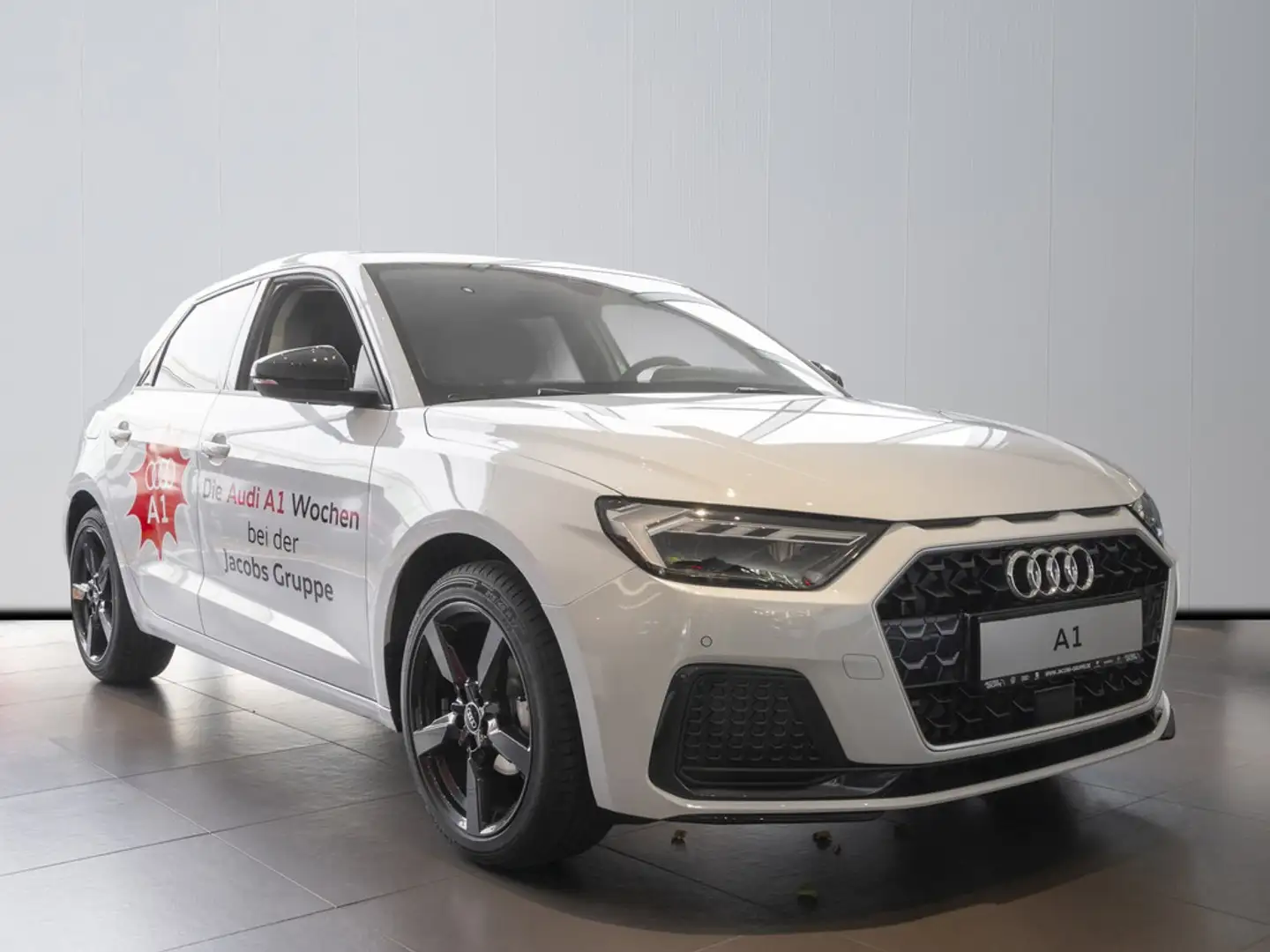 Audi A1 Sportback 25 TFSI advanced S-tronic Einpar Weiß - 2
