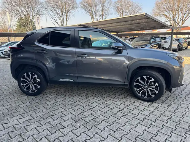 Toyota Yaris Cross view 8