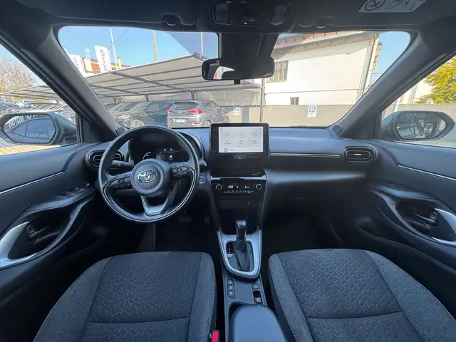Toyota Yaris Cross view 13