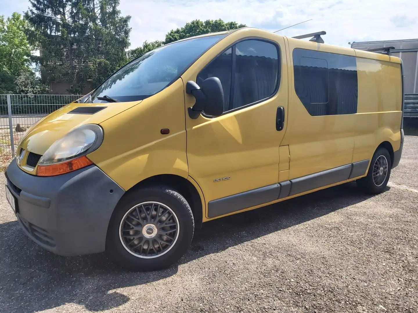 Renault Trafic 1.9 dCi L2H2 Gelb - 2