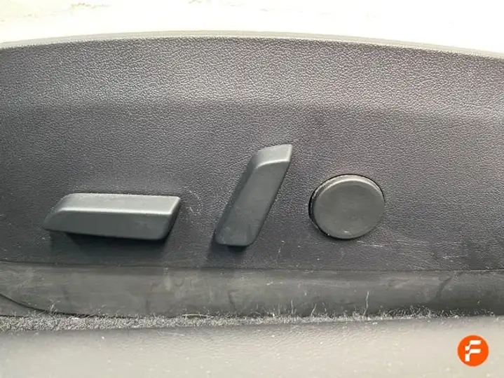 Tesla Model 3 2019, foto 24