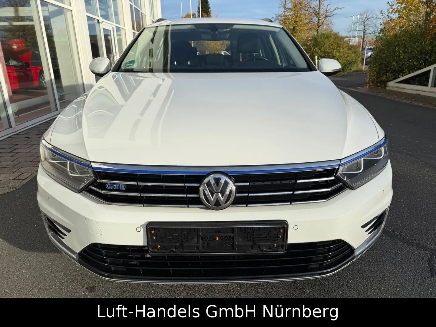 Volkswagen Passat Variant GTE Webasto 1.Hand Top Zustand Weiß - 2