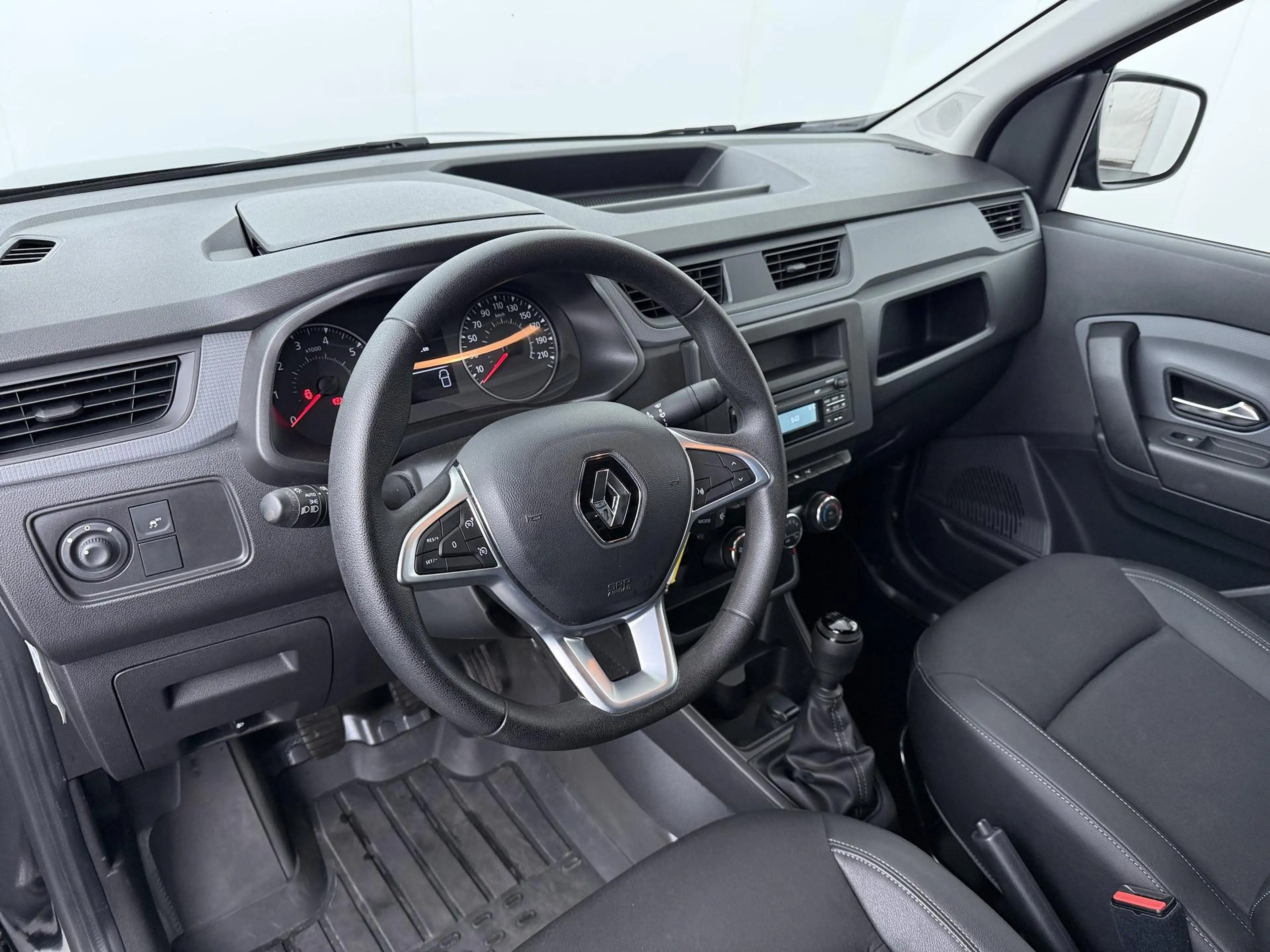 Renault Express dCi 75 Comfort — photo 9