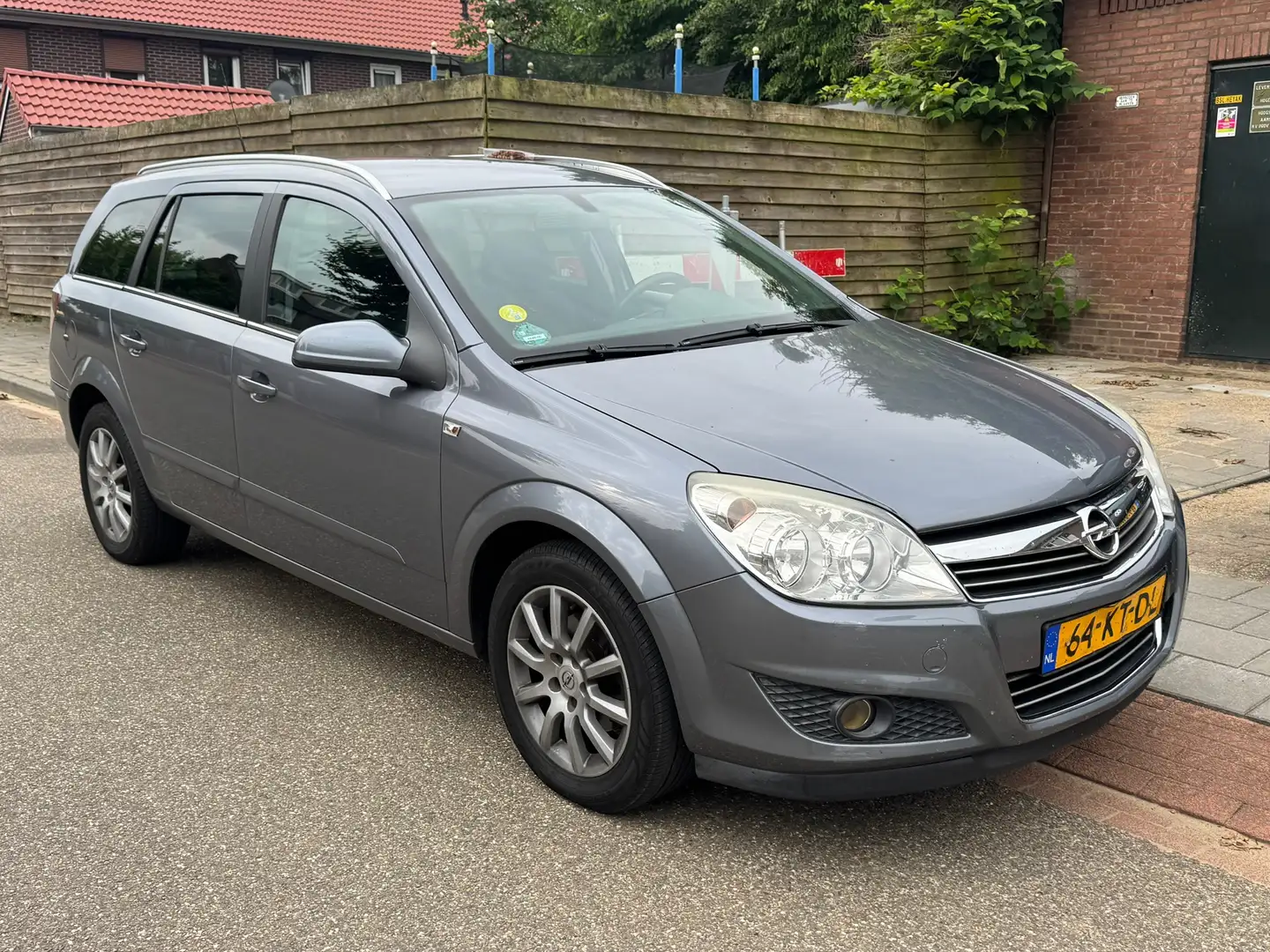 Opel Astra Wagon 1.6 Temptation 116PK! 1e eigenaar! NL AUTO N Grijs - 2