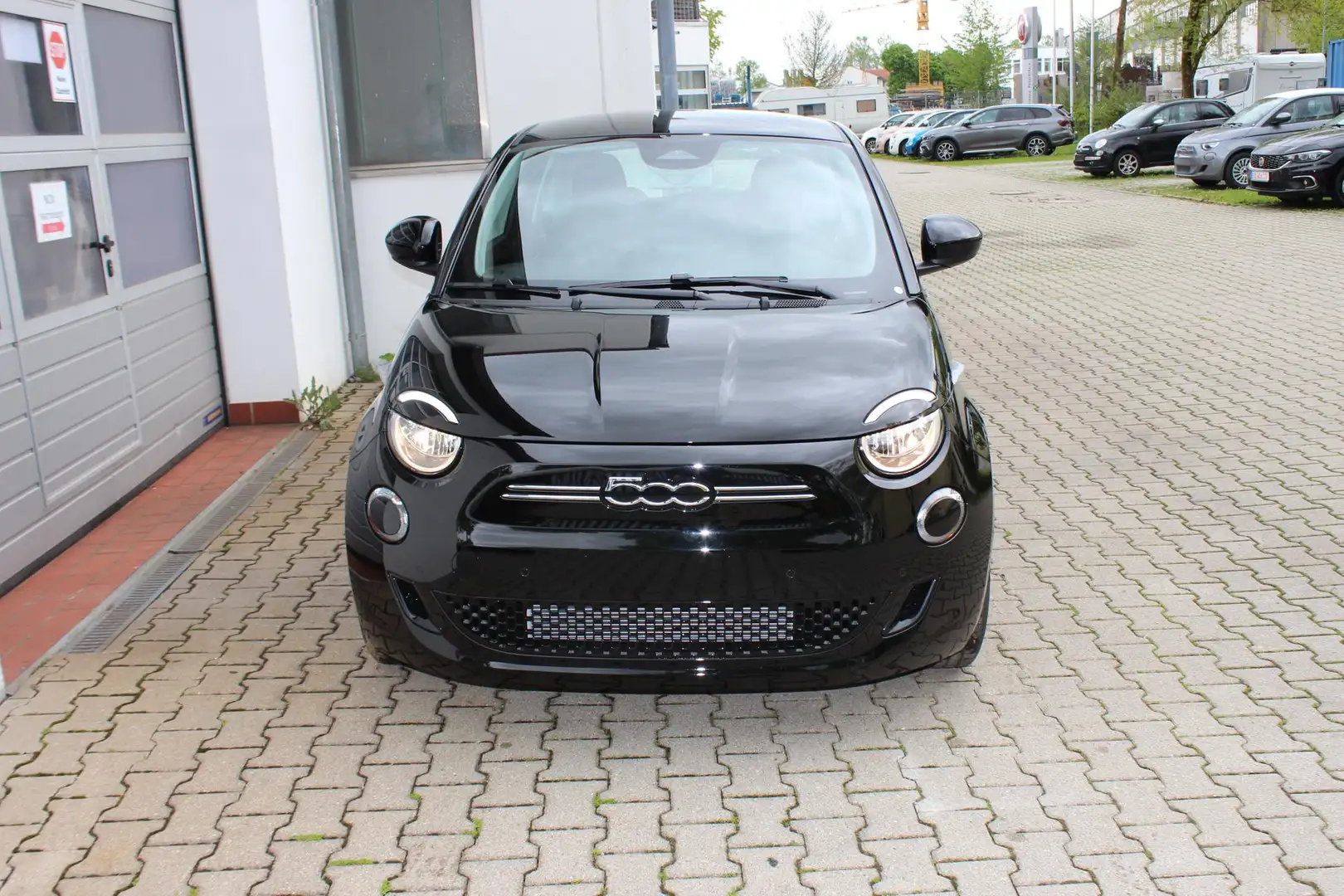 Fiat 500e Neuer 500 42 kWh Totwinkel-Assistent, 360°-"Dro... Schwarz - 2