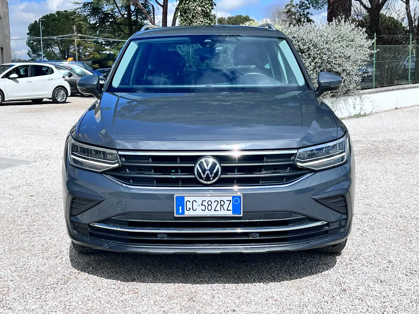 Volkswagen Tiguan Tiguan 2.0 tdi Life 122cv Gris - 2