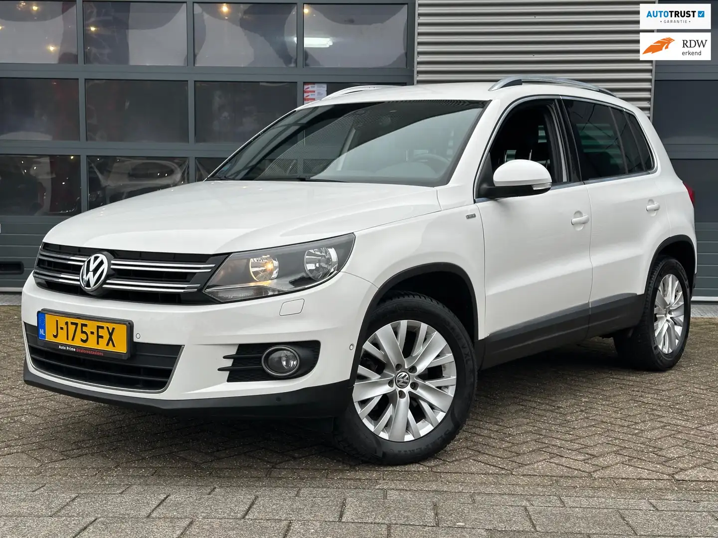 Volkswagen Tiguan 1.4 TSI Sport&Style | Navi | CRUISECR | PDC | Airc Weiß - 1