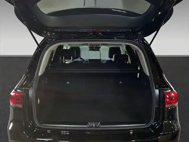 Mercedes-Benz GLB view 8