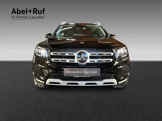 Mercedes-Benz GLB view 2