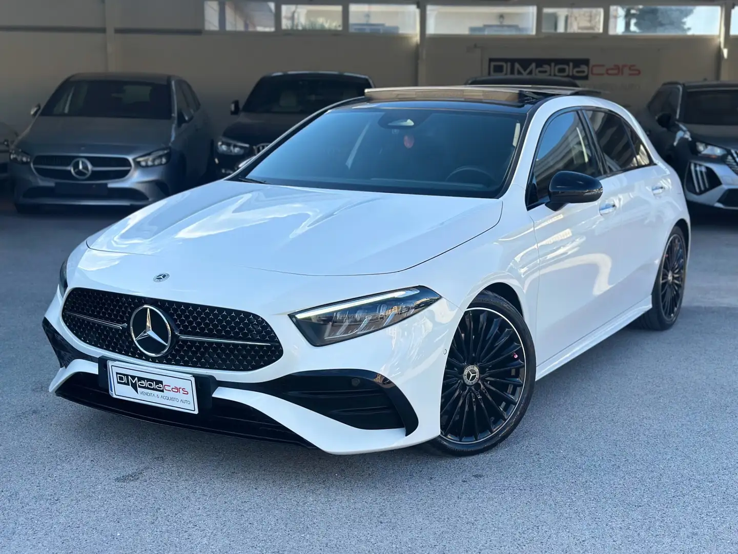 Mercedes-Benz A 180 A 180 d Automatic AMG Line Premium Weiß - 1