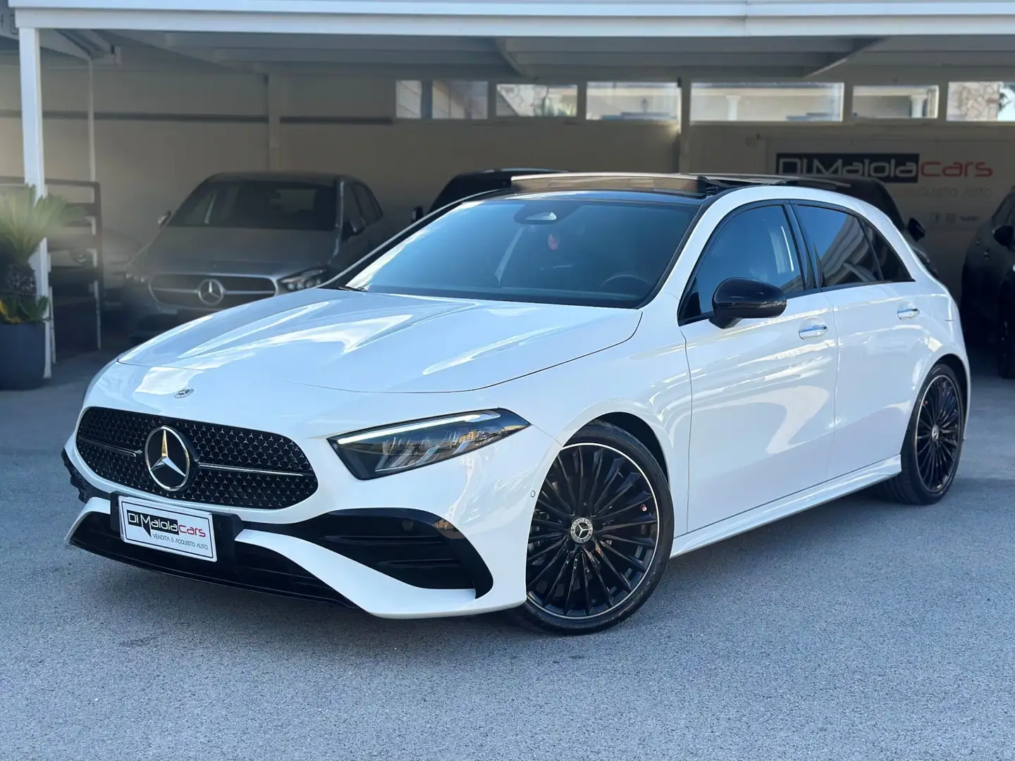 Mercedes-Benz A 180 A 180 d Automatic AMG Line Premium Weiß - 2