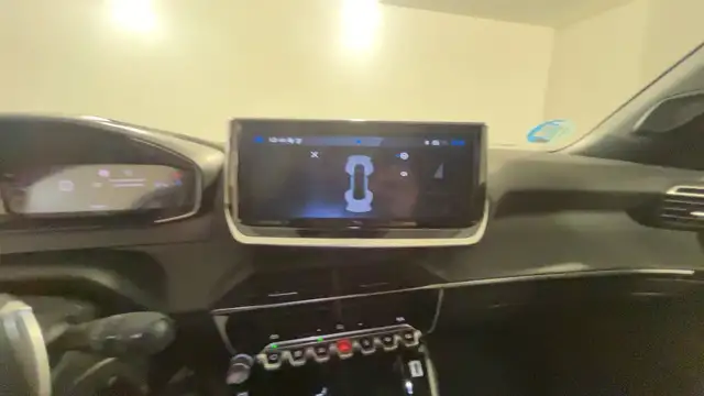 Peugeot 2008 view 17