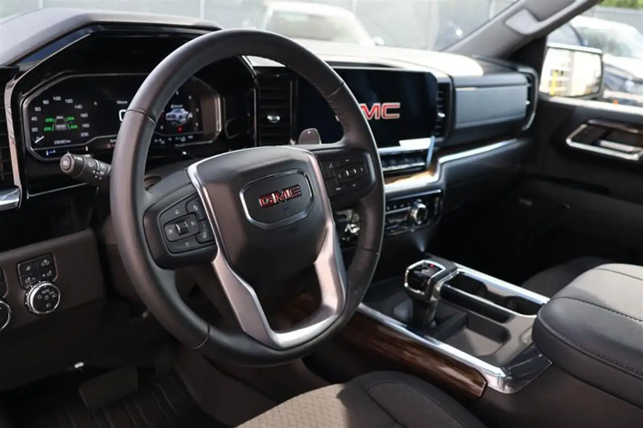 GMC Sierra 1500 снимка GMC Sierra 1500