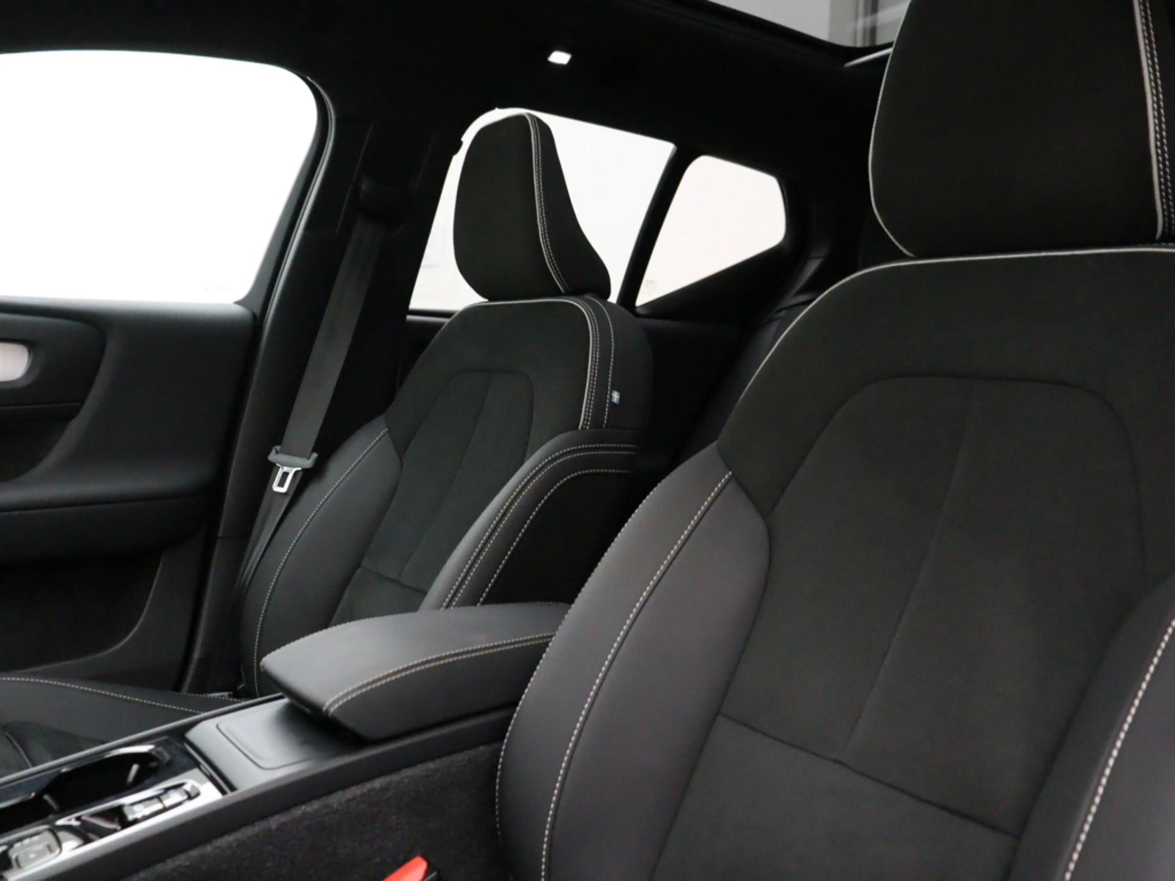 Volvo XC40 B4 AUT(7) PLUS DARK 19INCH SCHUIFDAK HARMAN KARDON — photo 13