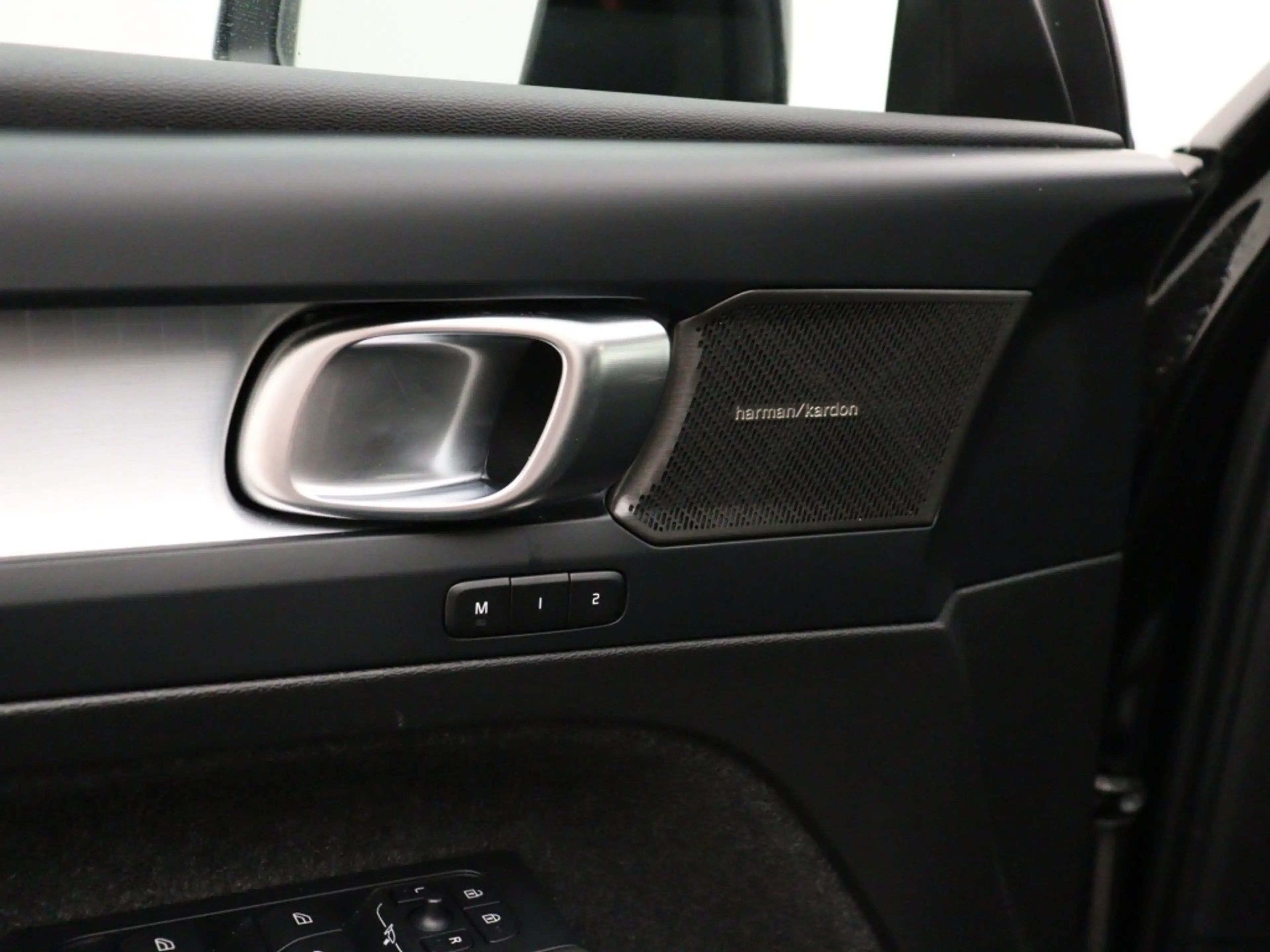 Volvo XC40 B4 AUT(7) PLUS DARK 19INCH SCHUIFDAK HARMAN KARDON — photo 12
