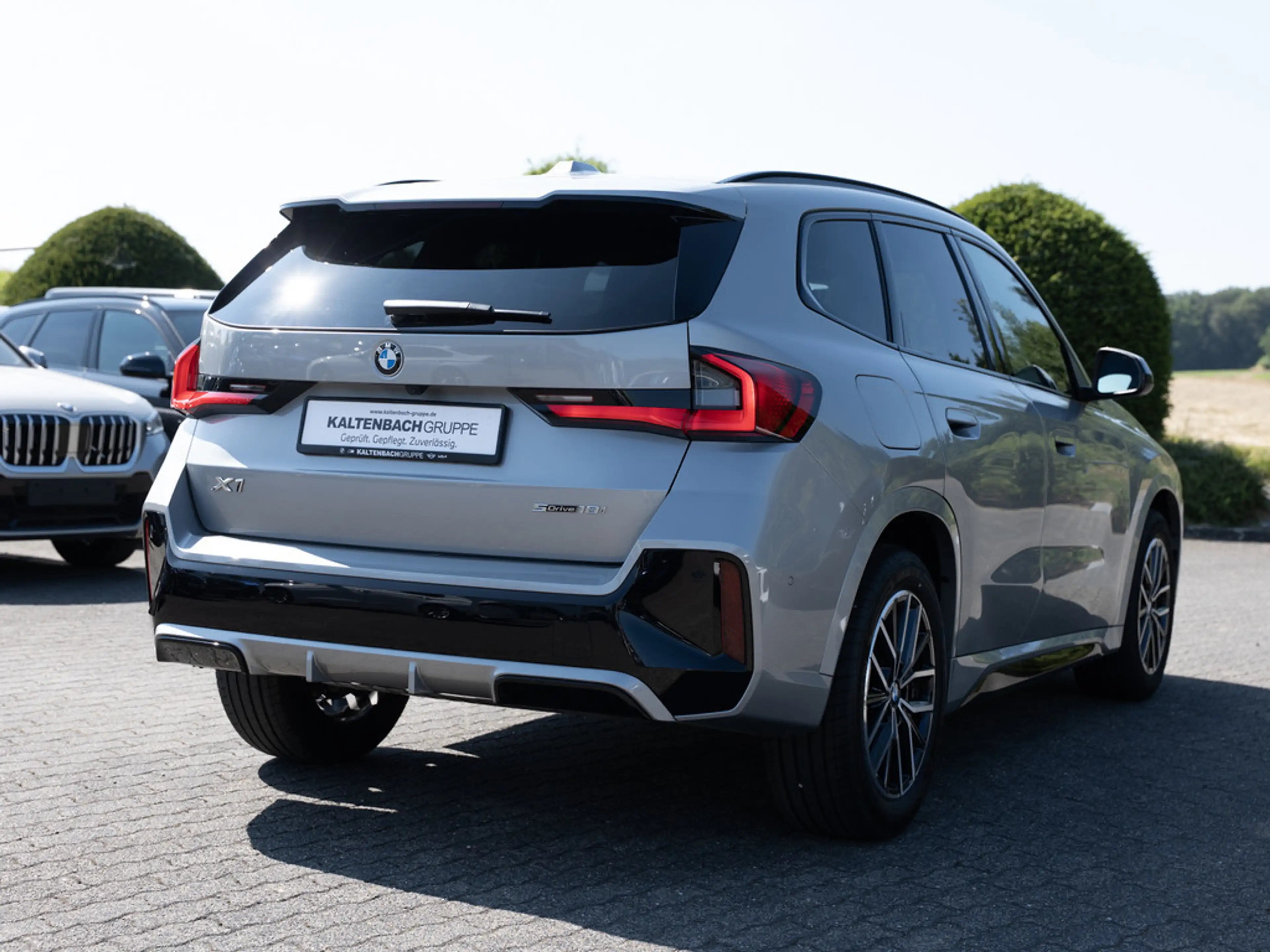 BMW X1 sDrive 18i M-Sport AHK LED NAVI KAMERA SHZ — photo 6