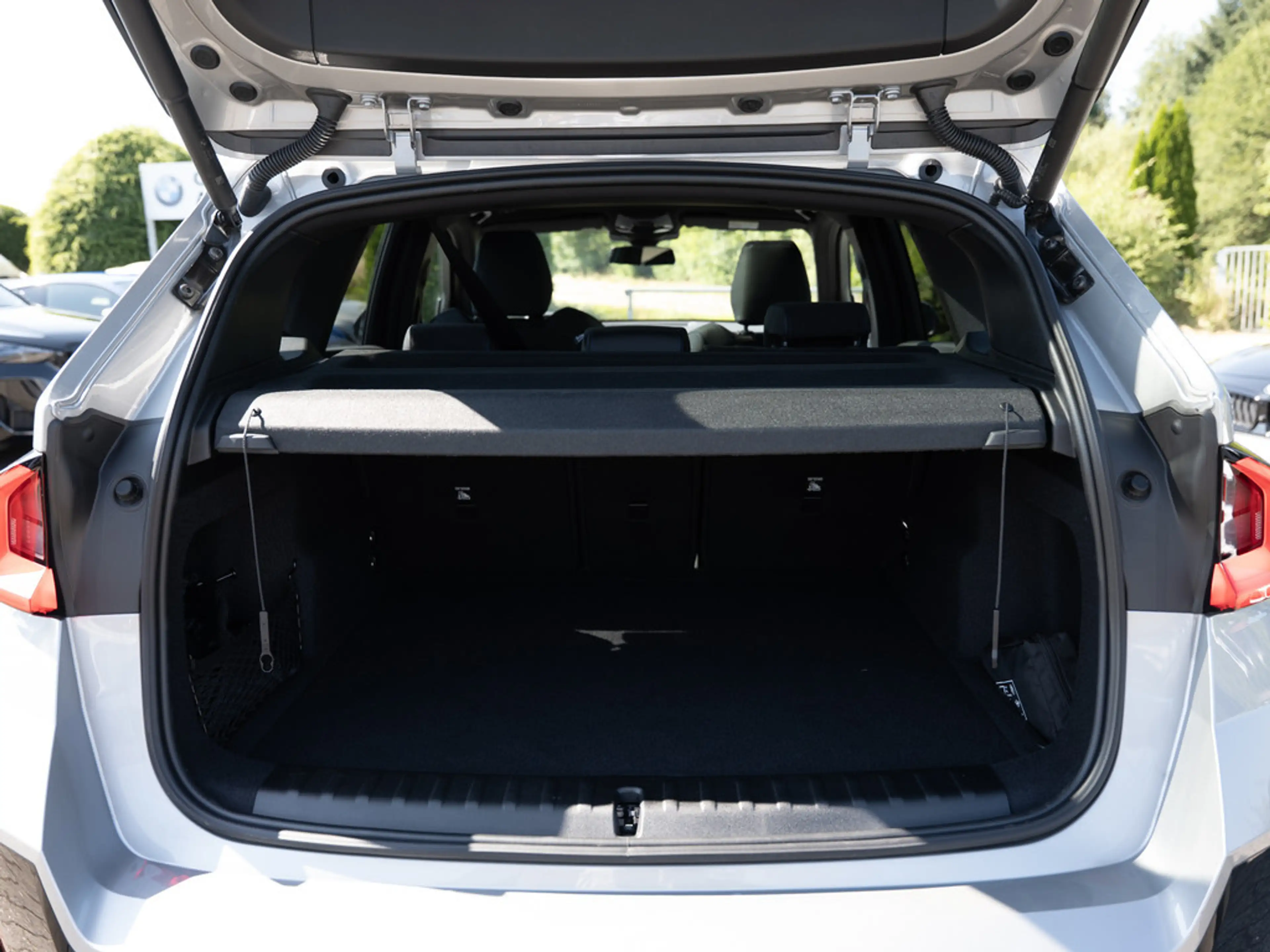 BMW X1 sDrive 18i M-Sport AHK LED NAVI KAMERA SHZ — photo 13
