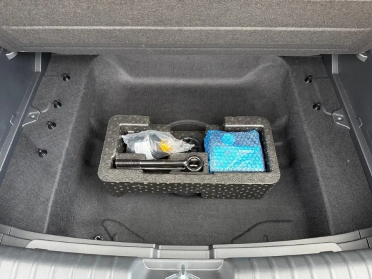Kia Niro e-Vision (64,8kWh) Navi,WP,LED,Klimatik,Alu, миниатюра 21