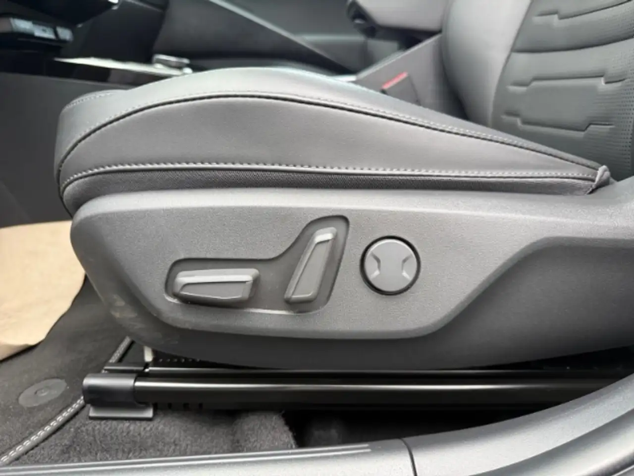 Kia Niro e-Vision (64,8kWh) Navi,WP,LED,Klimatik,Alu, миниатюра 24