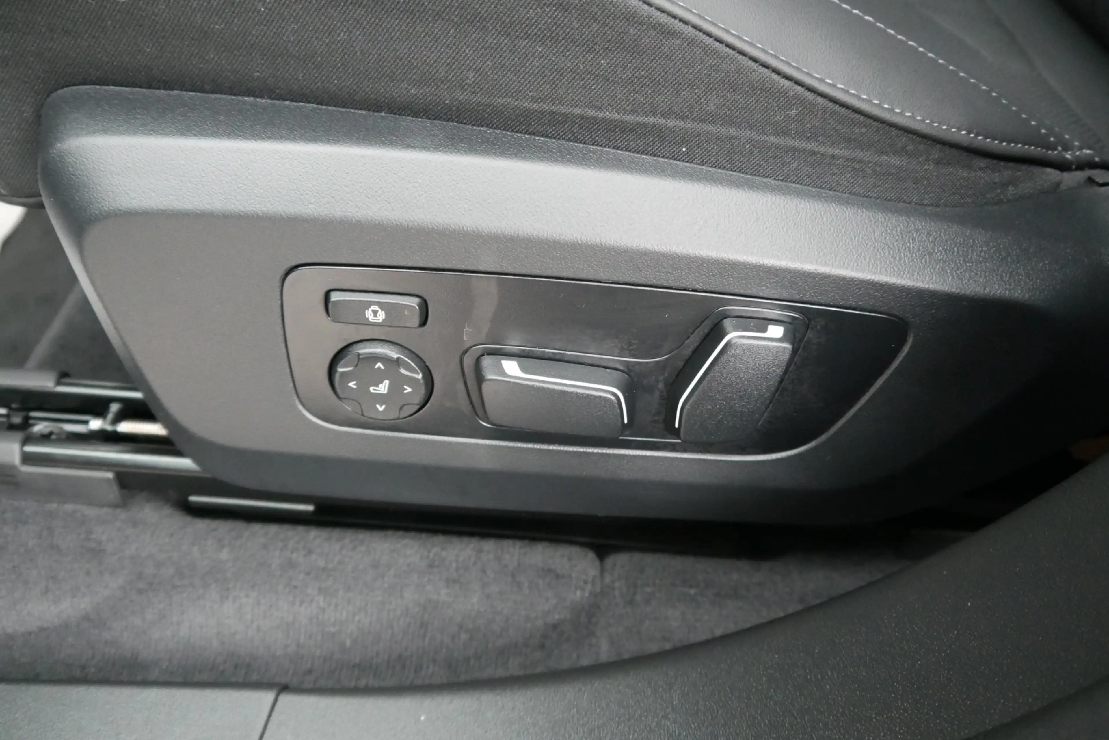 BMW X3 30e xDrive (Reserviert) *M-Paket Pro/Sitzbelüftung/H&K Sound/DA-Prof./Premium Paket* — photo 14