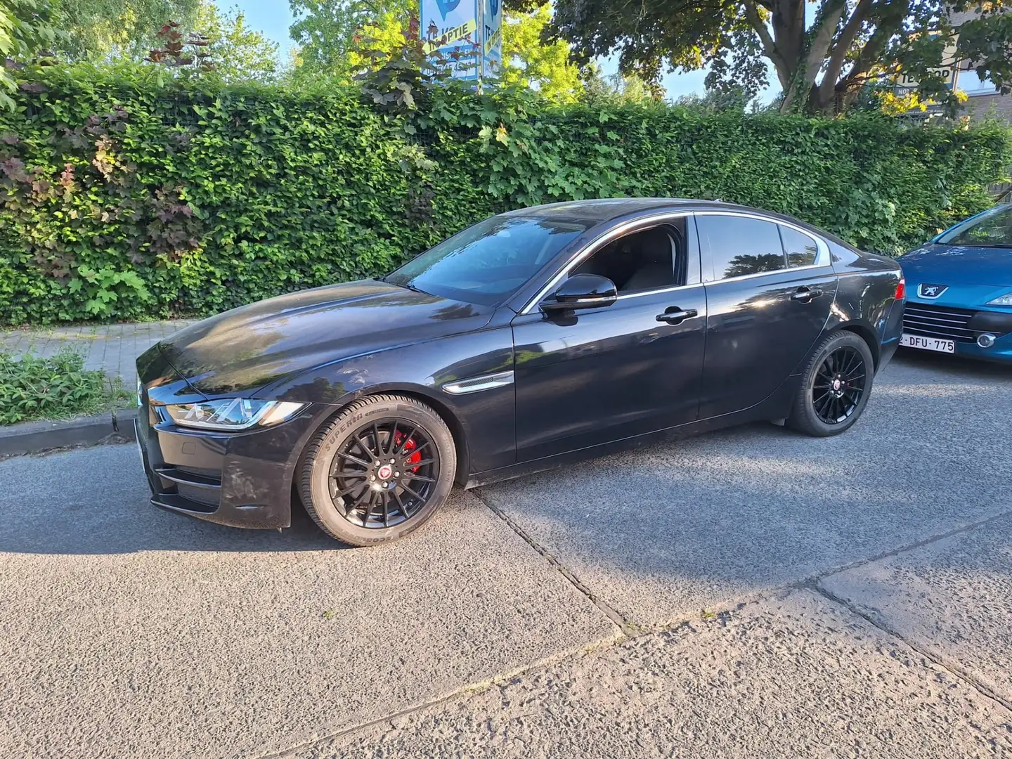 Jaguar XE 2.0 D E-Performance Pure - 1