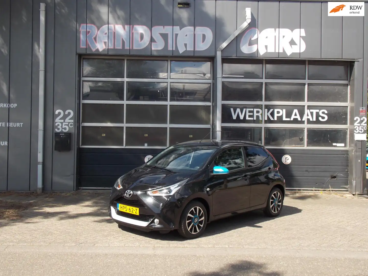 Toyota Aygo 1.0 VVT-i x-first Automaat Airco Camera Elek Pakke Noir - 1