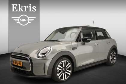 MINI Cooper 5-deurs Leder / Sportstoelen / Panoramadak / PDC /