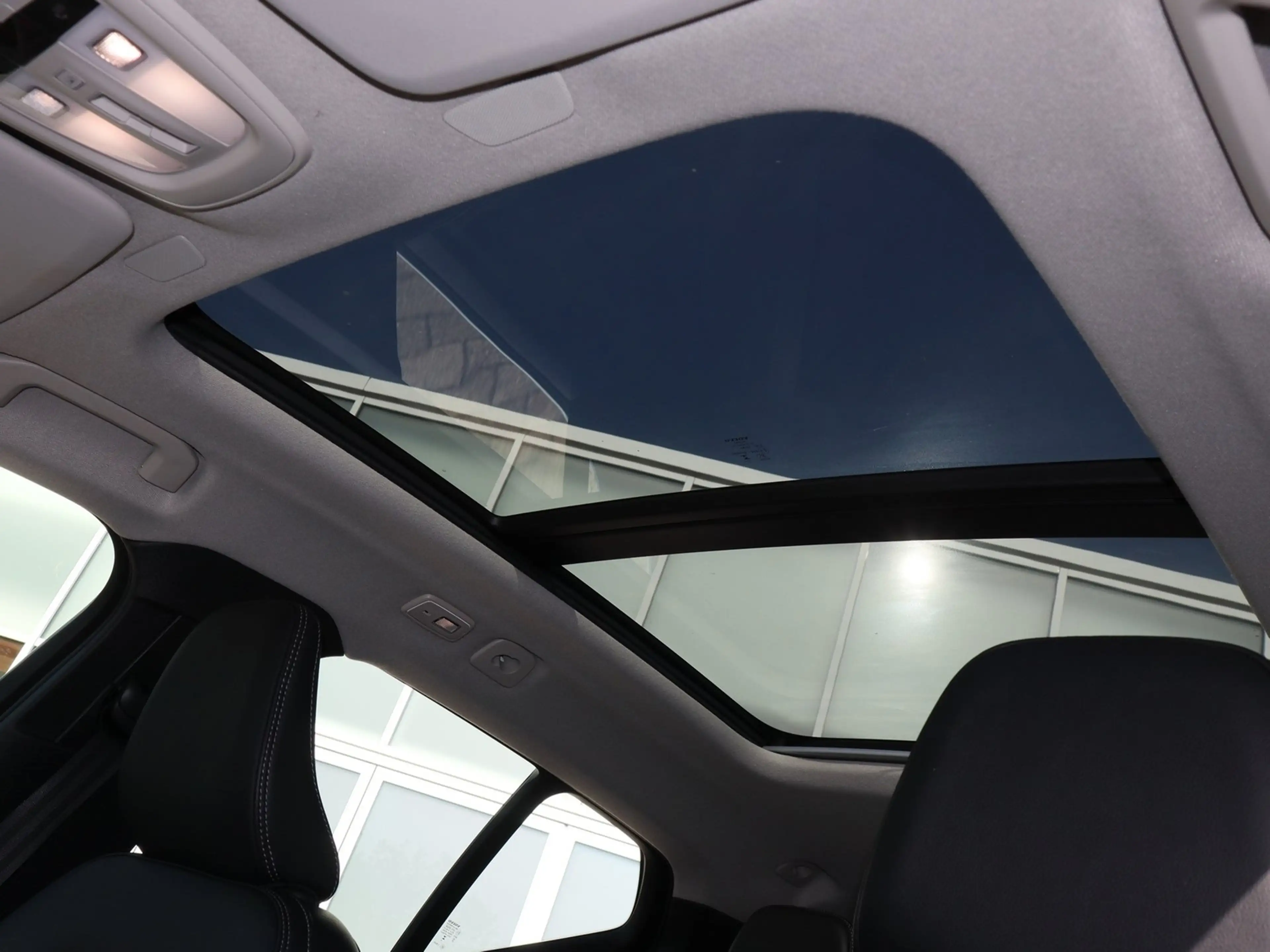 Volvo XC40 B4 Ultimate Bright Aut. Navi*PDC*LED — photo 11
