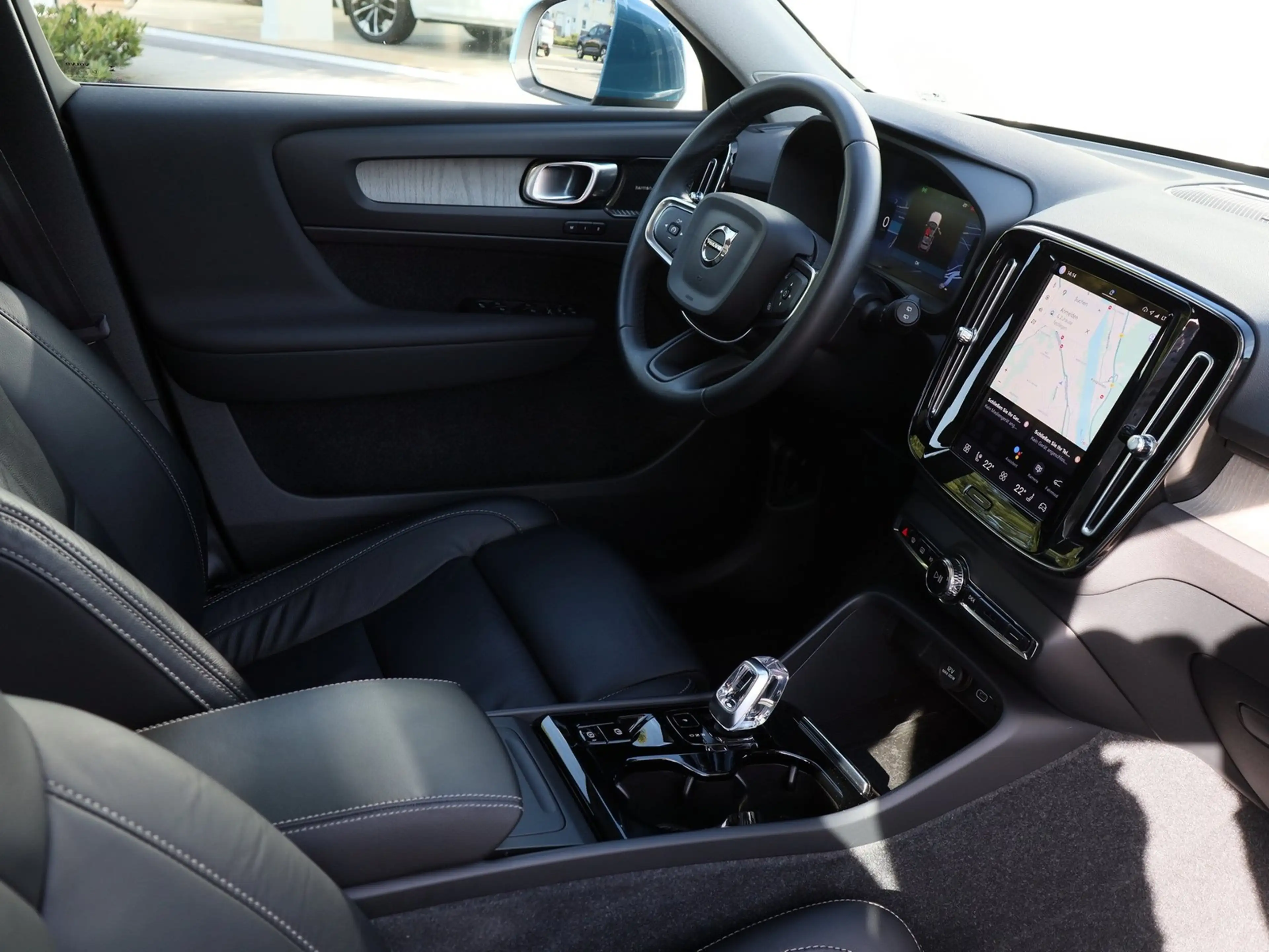 Volvo XC40 B4 Ultimate Bright Aut. Navi*PDC*LED — photo 3