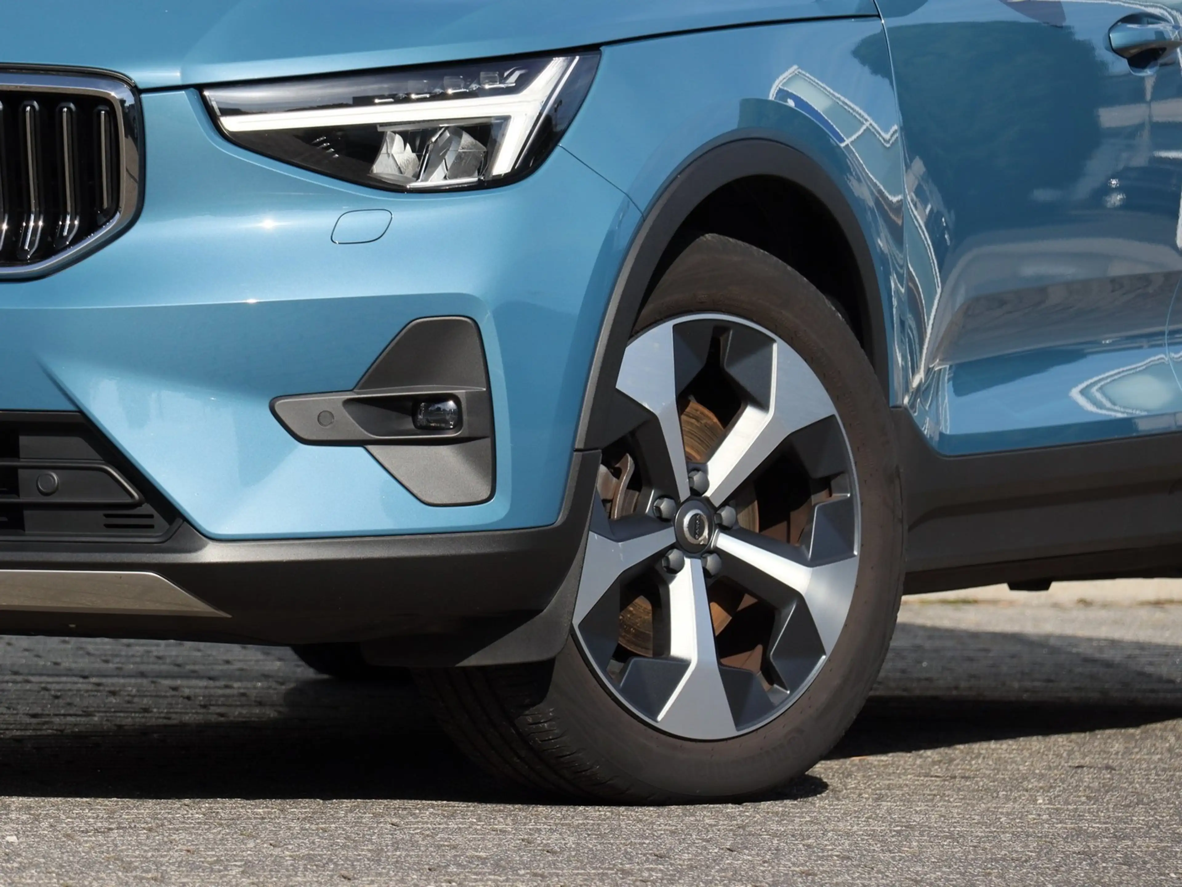 Volvo XC40 B4 Ultimate Bright Aut. Navi*PDC*LED — photo 5