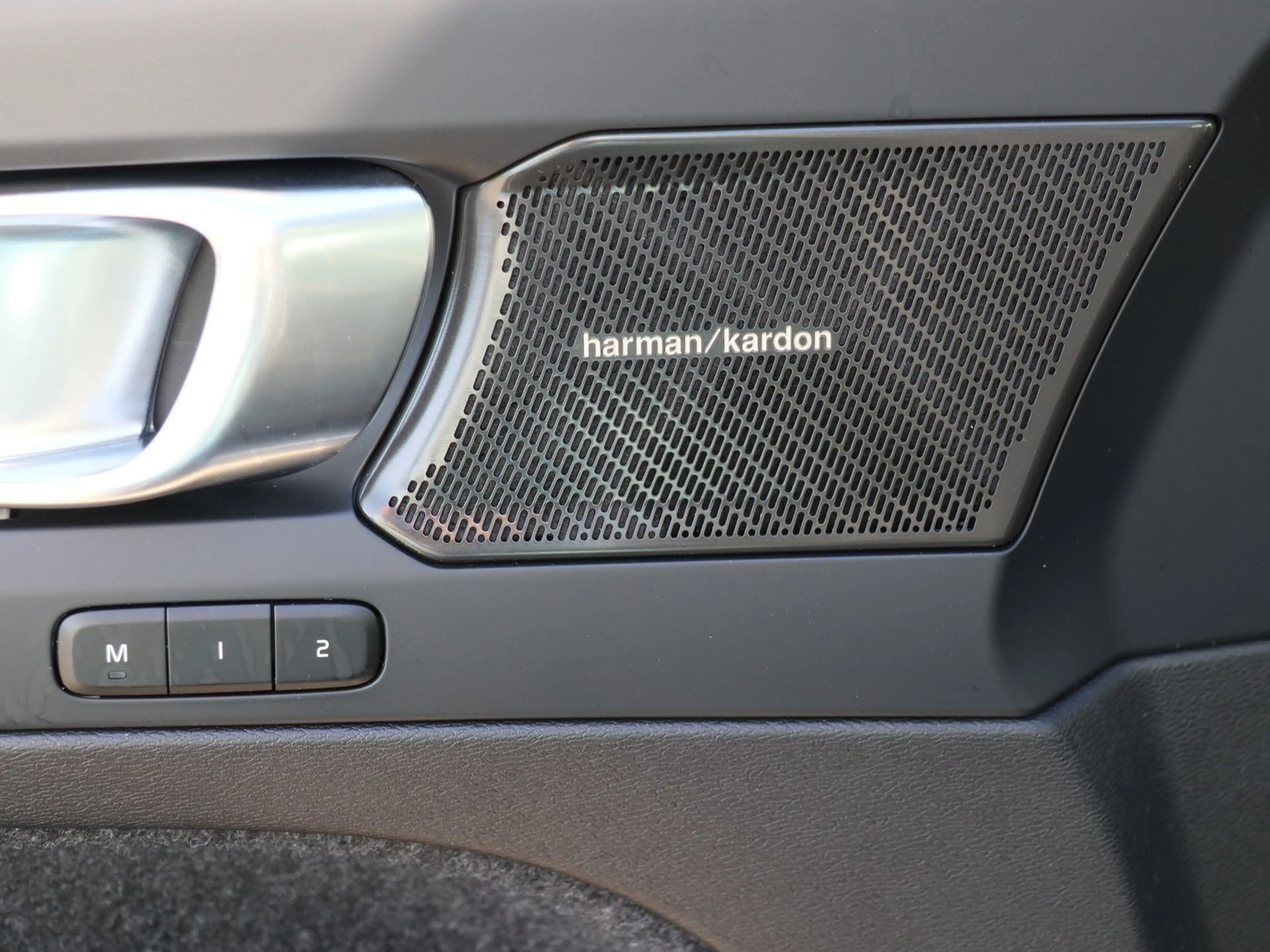 Volvo XC40 B4 Ultimate Bright Aut. Navi*PDC*LED — photo 14
