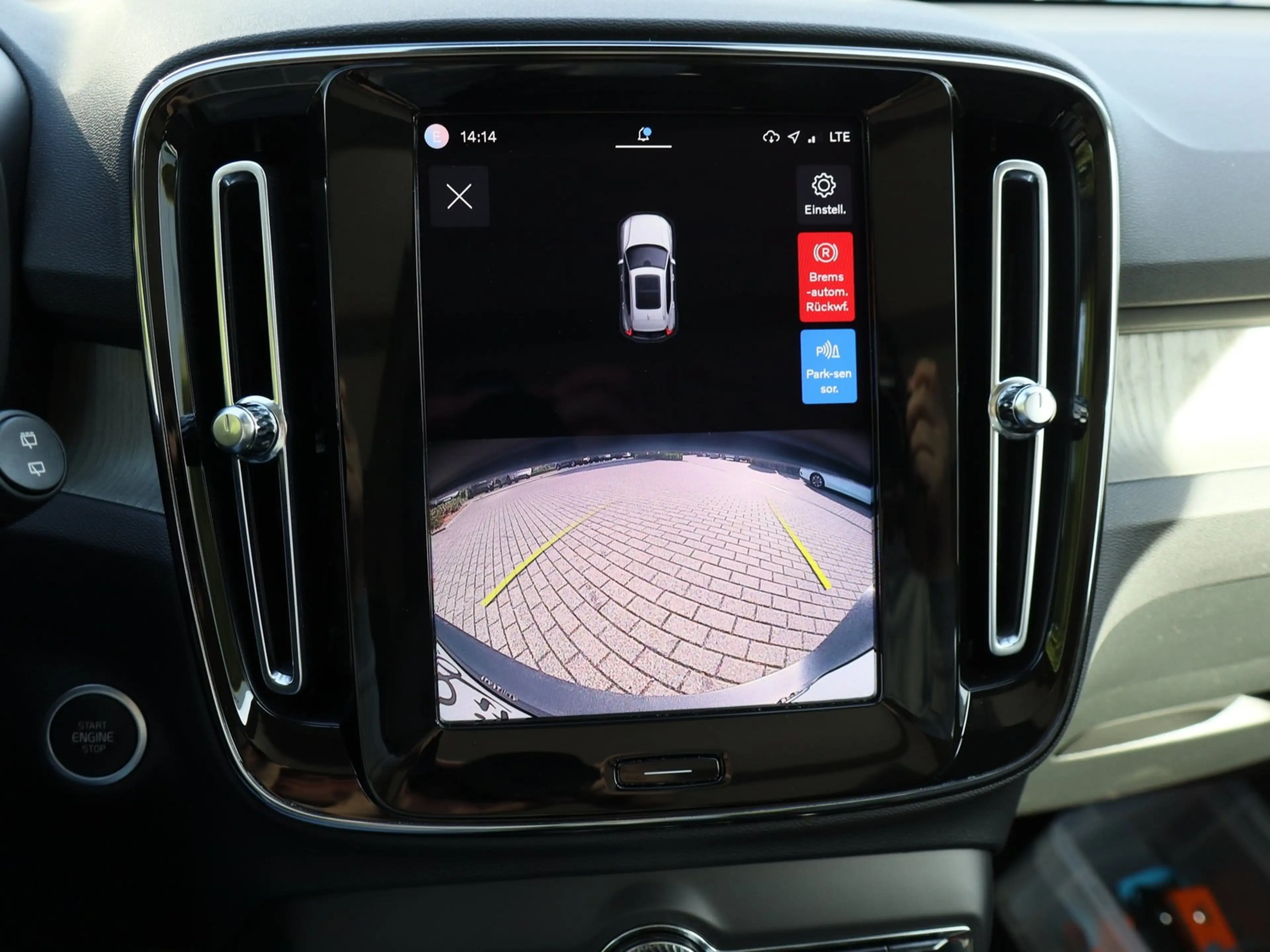 Volvo XC40 B4 Ultimate Bright Aut. Navi*PDC*LED — photo 12
