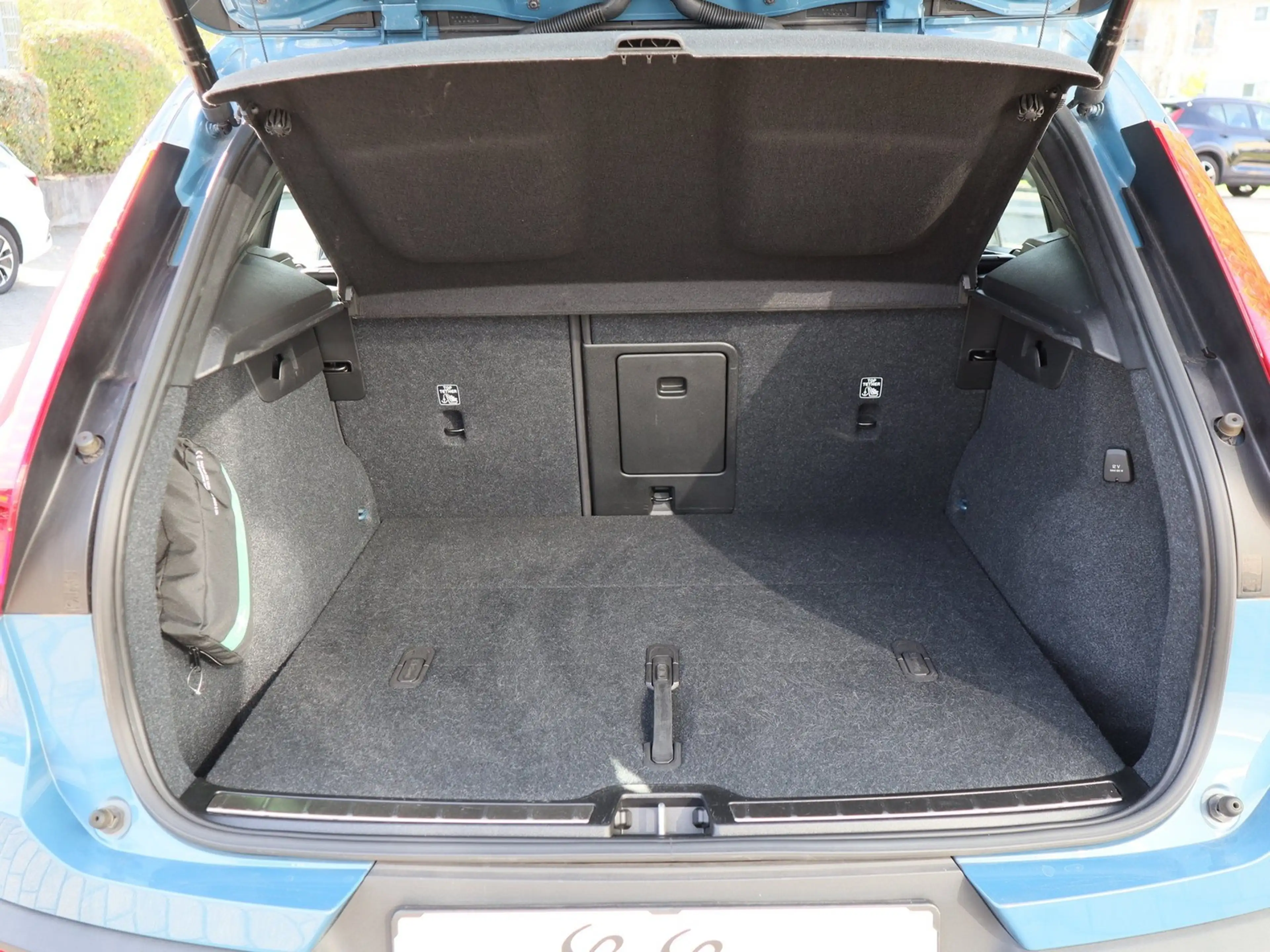 Volvo XC40 B4 Ultimate Bright Aut. Navi*PDC*LED — photo 10