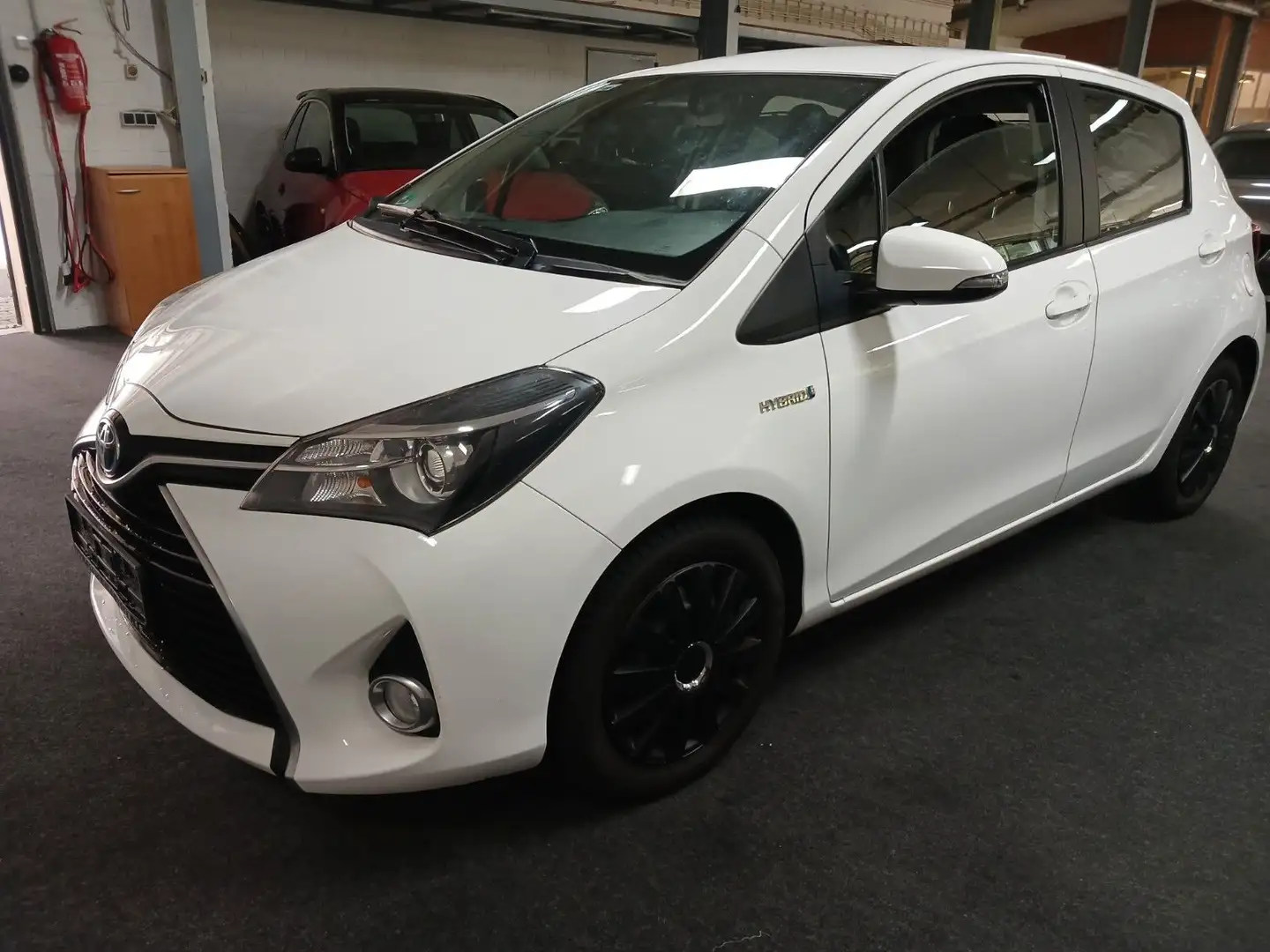 Toyota Yaris Comfort Hybrid NAVI 1.HAND GARANTIE Alb - 1