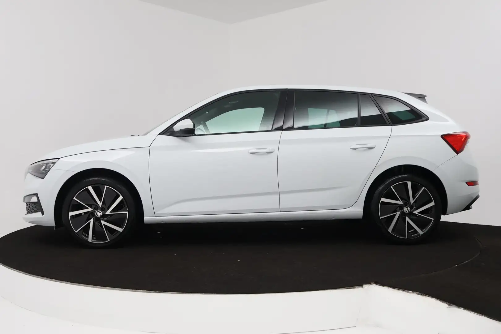 Skoda Scala 1.0 TSI Sport Business (STOELVERWARMING, CRUISE CO Wit - 2