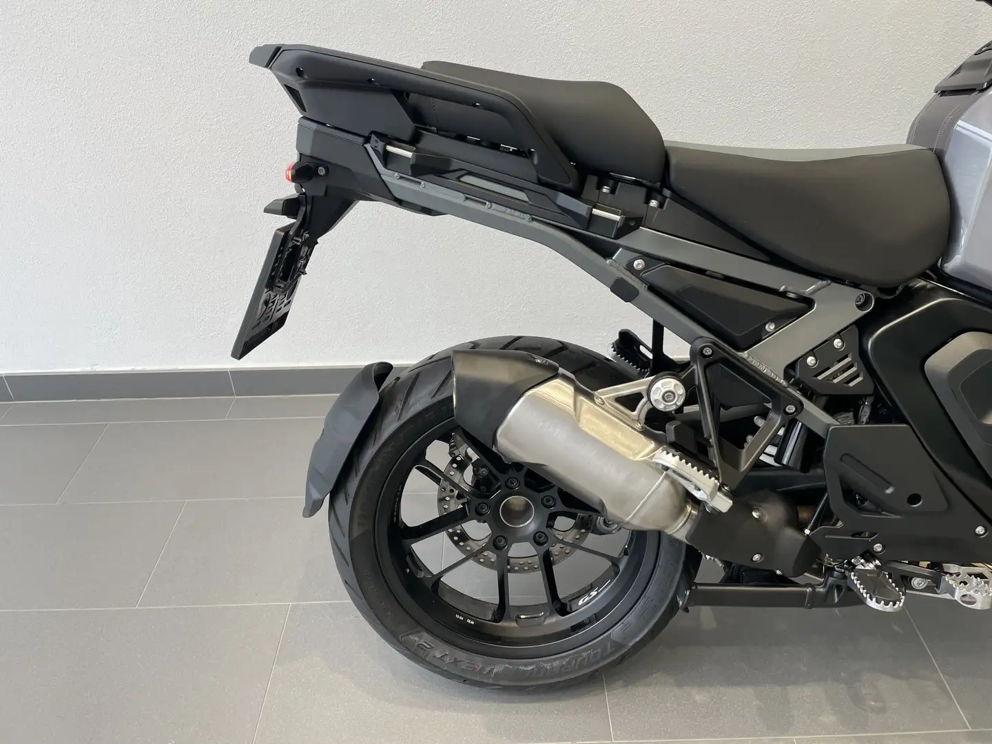 BMW R 1300 GS Adventure Schwarz - 2