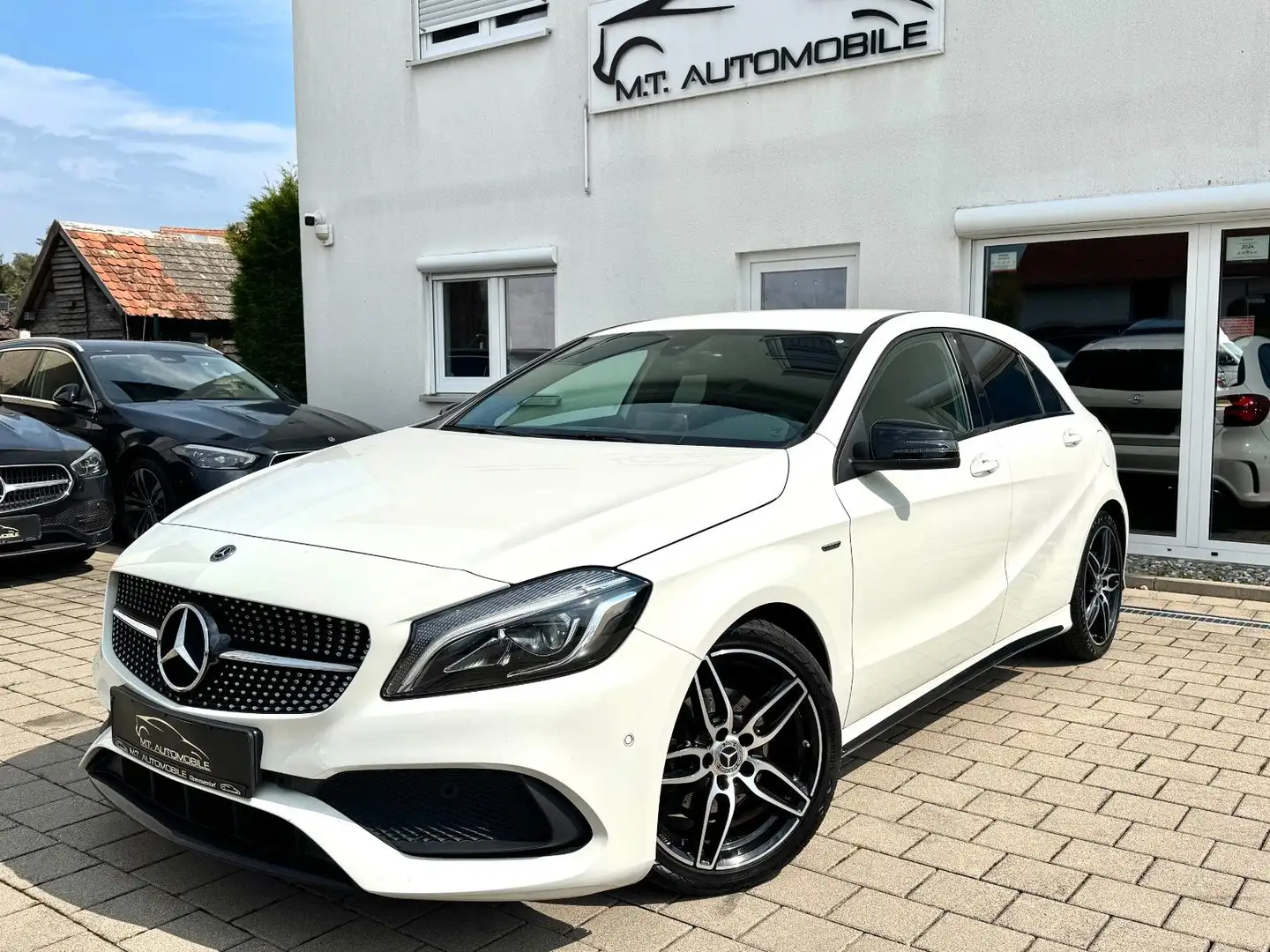 Mercedes-Benz A 180 *AMG*NIGHT-P*LED*TEMP*NAVI*KLIMA*SHZ*PDC** Blanc - 1