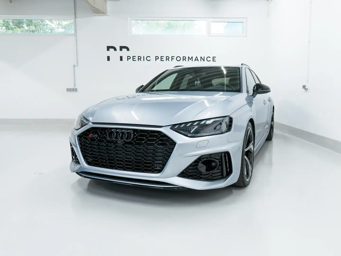 Audi RS4 2.9 TFSI quattro Audi exclusive Silber - 1