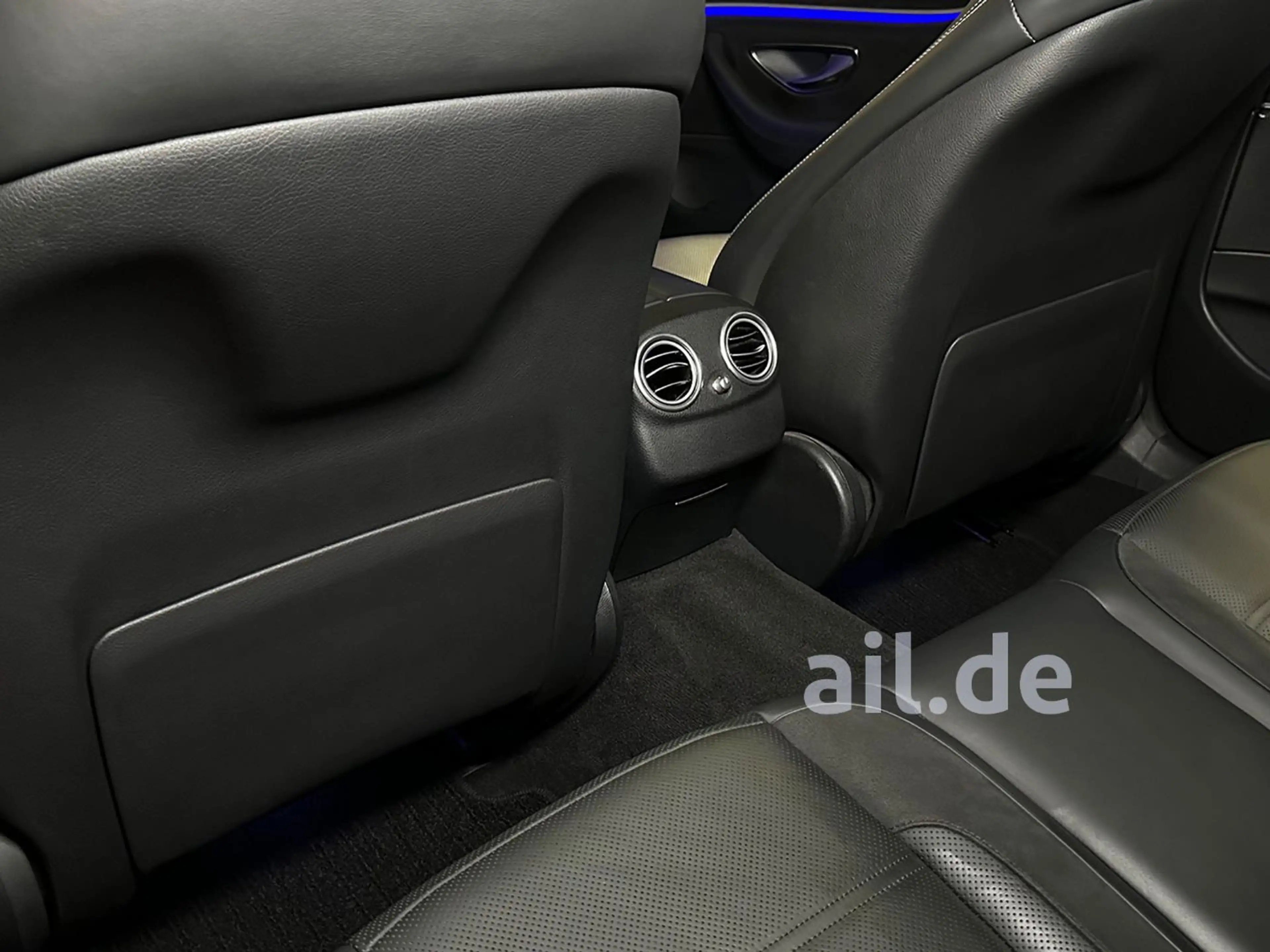 Mercedes-Benz E 63 AMG 4Matic+ LED  Navi Pano 360 Kam. LM — photo 11