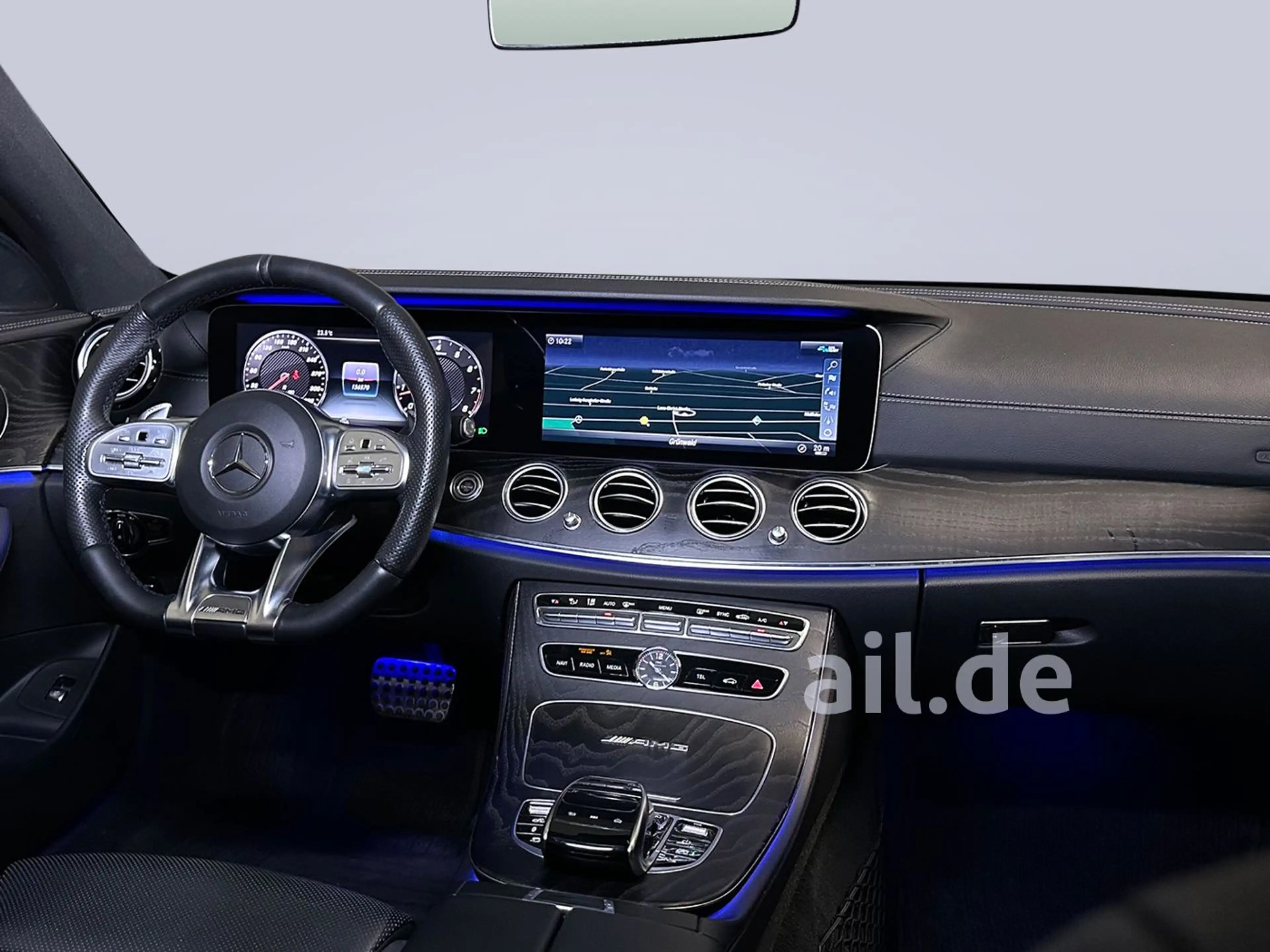 Mercedes-Benz E 63 AMG 4Matic+ LED  Navi Pano 360 Kam. LM — photo 9