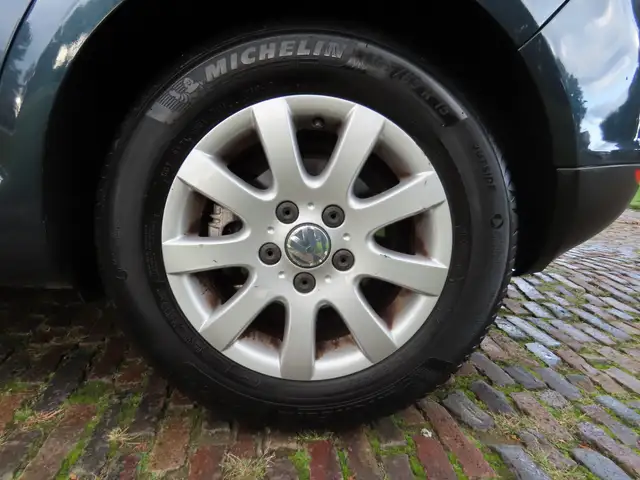 Volkswagen Golf Plus view 23