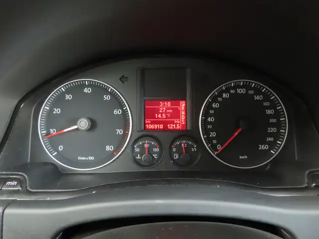 Volkswagen Golf Plus view 11