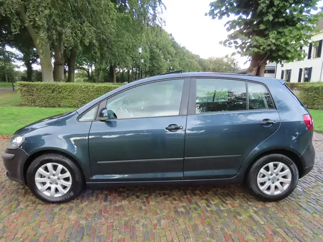 Volkswagen Golf Plus view 2