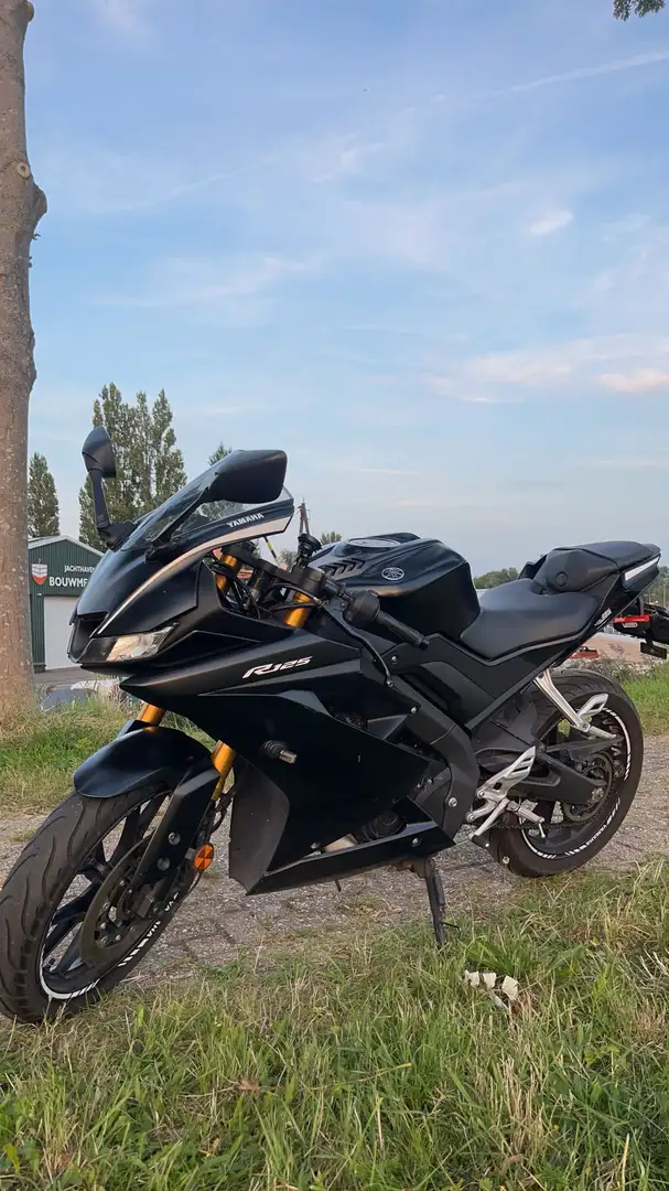 Yamaha YZF-R125 - 1
