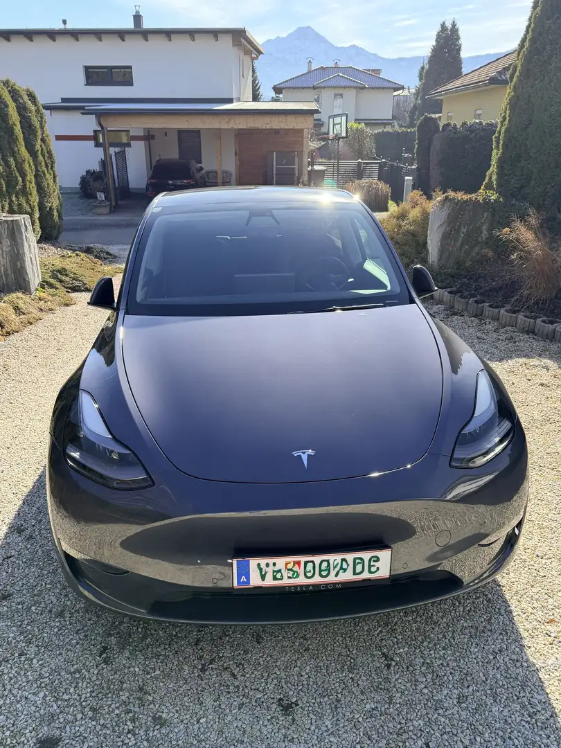 Tesla Model Y Lang Range AWD - 2