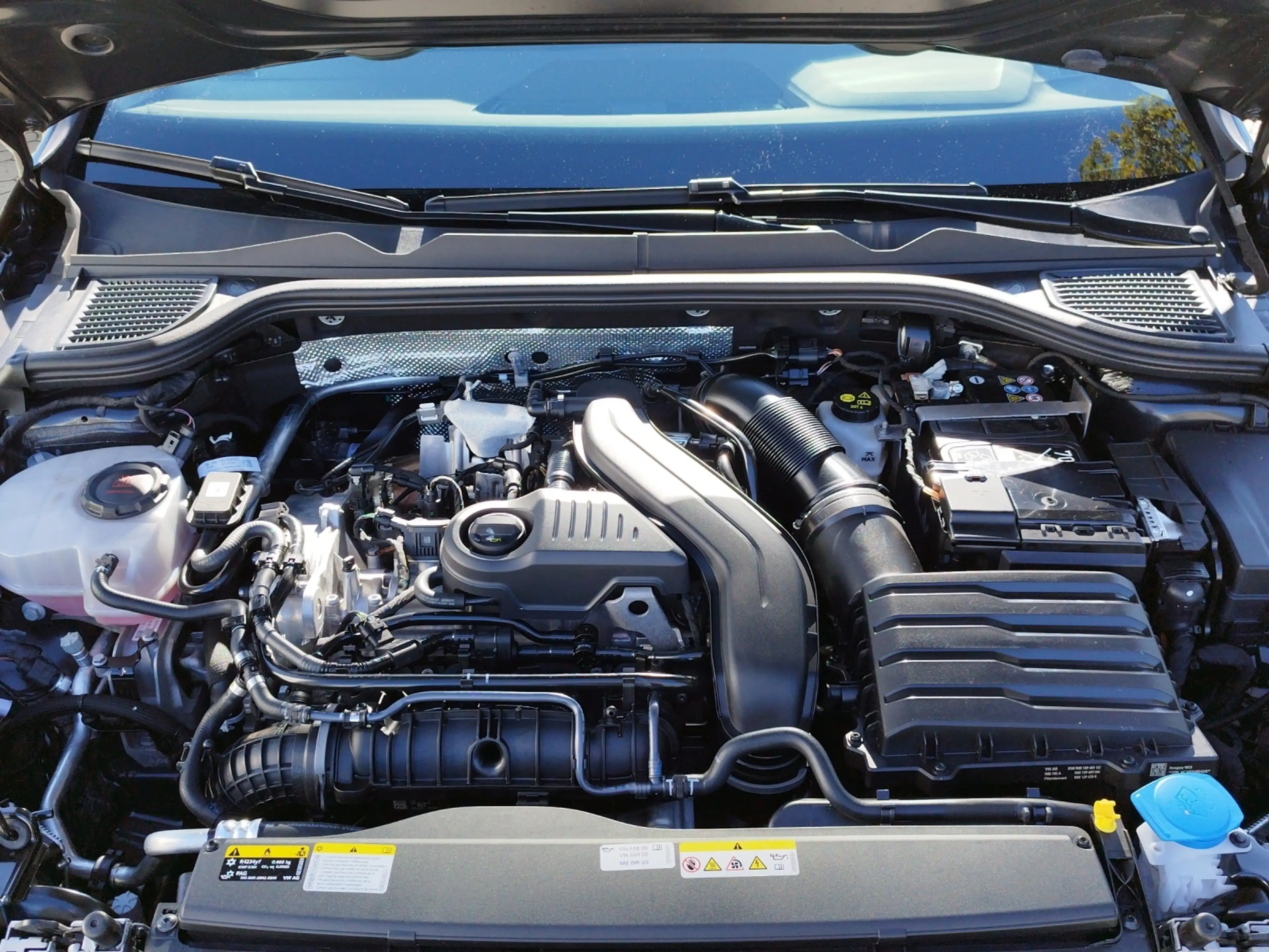 Volkswagen Golf Variant VIII Variant Life 1.5eTSI DSG 5JG/AHK/RFK/SHZ/LED — photo 13