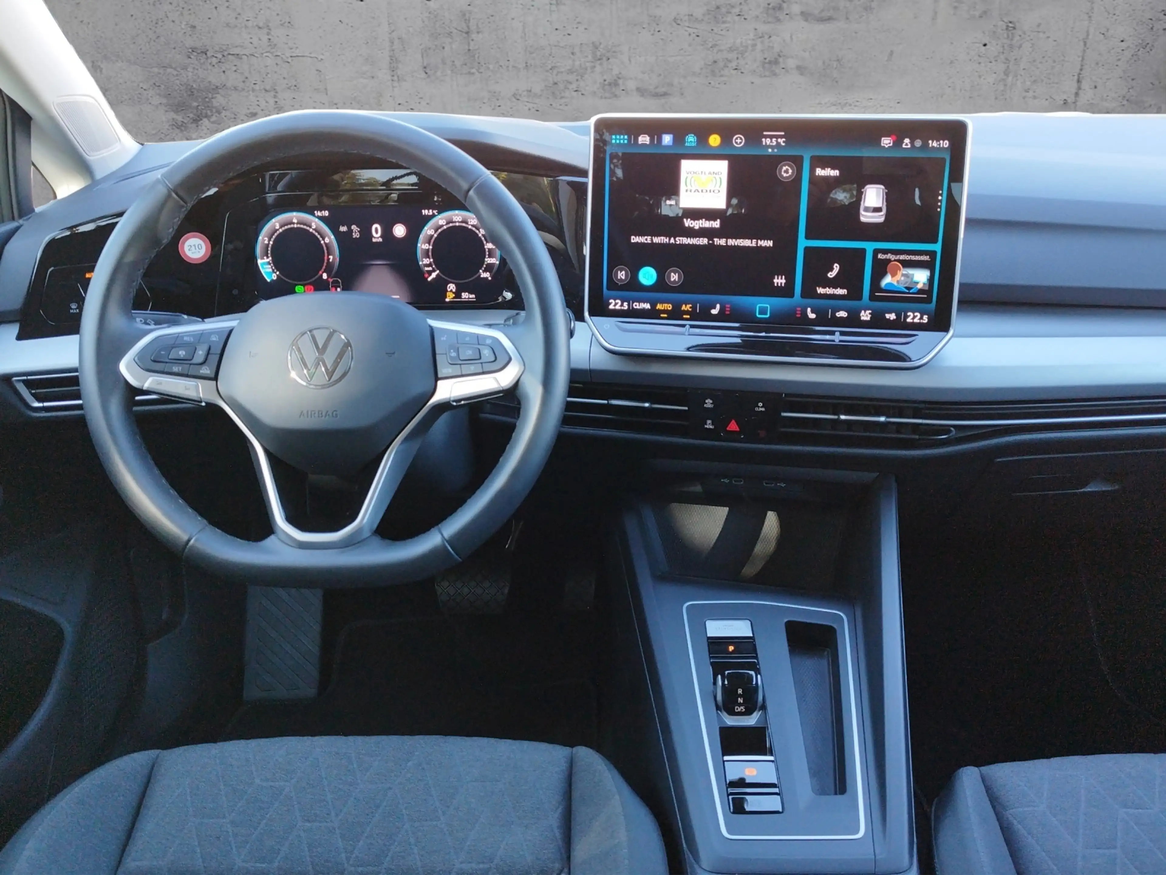 Volkswagen Golf Variant VIII Variant Life 1.5eTSI DSG 5JG/AHK/RFK/SHZ/LED — photo 9