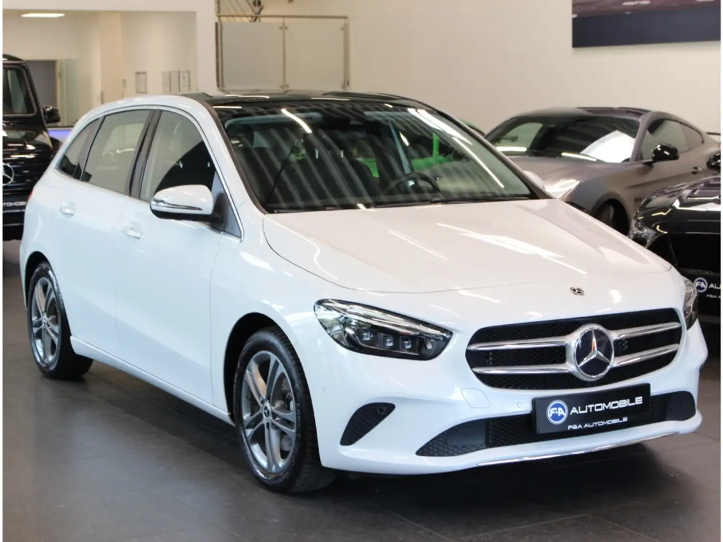 Mercedes-Benz B 220 Progressive 4Matic 2.Hand*AHK*Pano*LED*TOP Blanc - 2